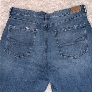 American Eagle Mom Jeans - High Rise